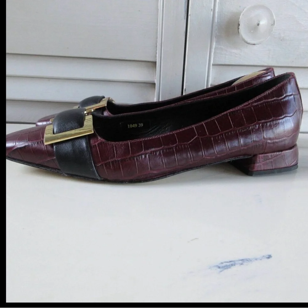 Chic Burgundy Croc-Embossed Flats with Gold Buckle